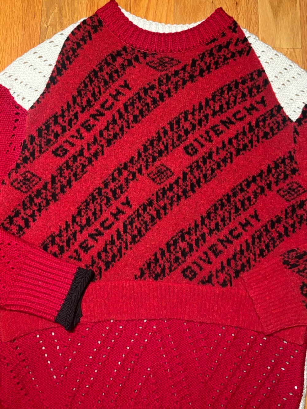 Givenchy Runway Monogram Sweater 🔥🔥 - Picture 2 of 8